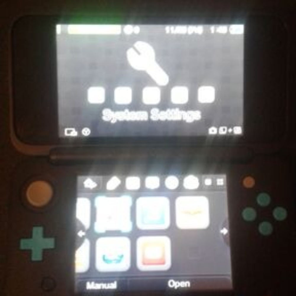 nintendo ds 2xl played once comes with mario kart